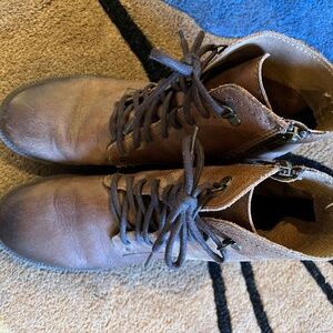 Born leather booties, with side zipper in Womens 81/2